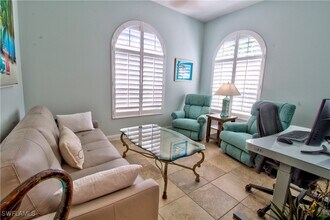 7931 Valentina Ct in Naples, FL - Building Photo - Building Photo