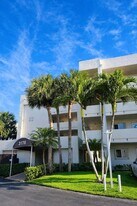 3178 Via Poinciana, Unit 3030 in Greenacres, FL - Building Photo