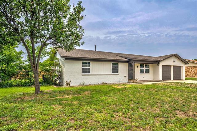 809 Michelle Dr in Everman, TX - Building Photo