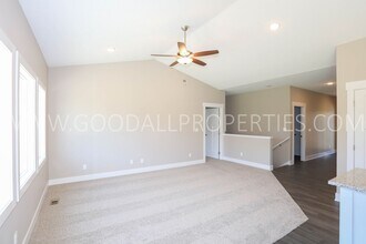 16656 Wilden Dr in Clive, IA - Building Photo - Building Photo