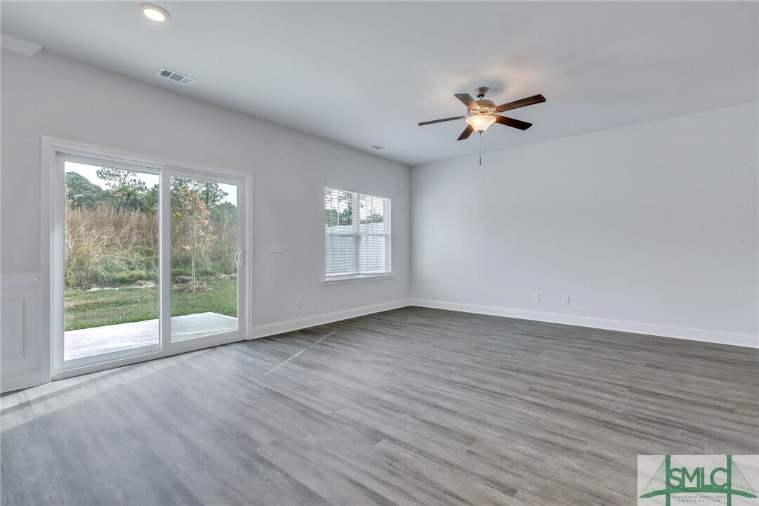 329 Gov Gwinnett Way in Pooler, GA - Building Photo