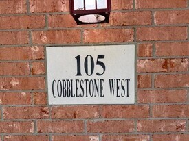 105 Cobblestone Dr W in Red Oak, TX - Building Photo