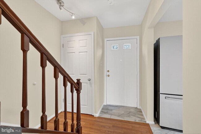 6427 Old Scotts Ct in Springfield, VA - Building Photo - Building Photo