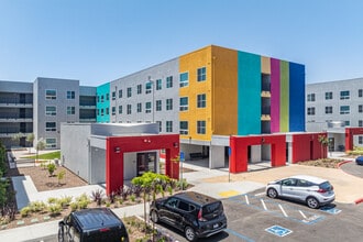 Vista Lane Family Homes - Affordable Housing in San Diego, CA - Foto de edificio - Building Photo