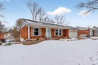 1203 Dorne Dr in Manchester, MO - Building Photo - Building Photo