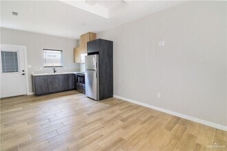 11003 N 36th Ln in McAllen, TX - Building Photo - Building Photo