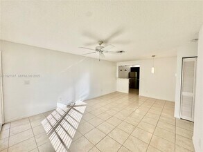 11044 Royal Palm Blvd, Unit 7-5 in Coral Springs, FL - Foto de edificio - Building Photo