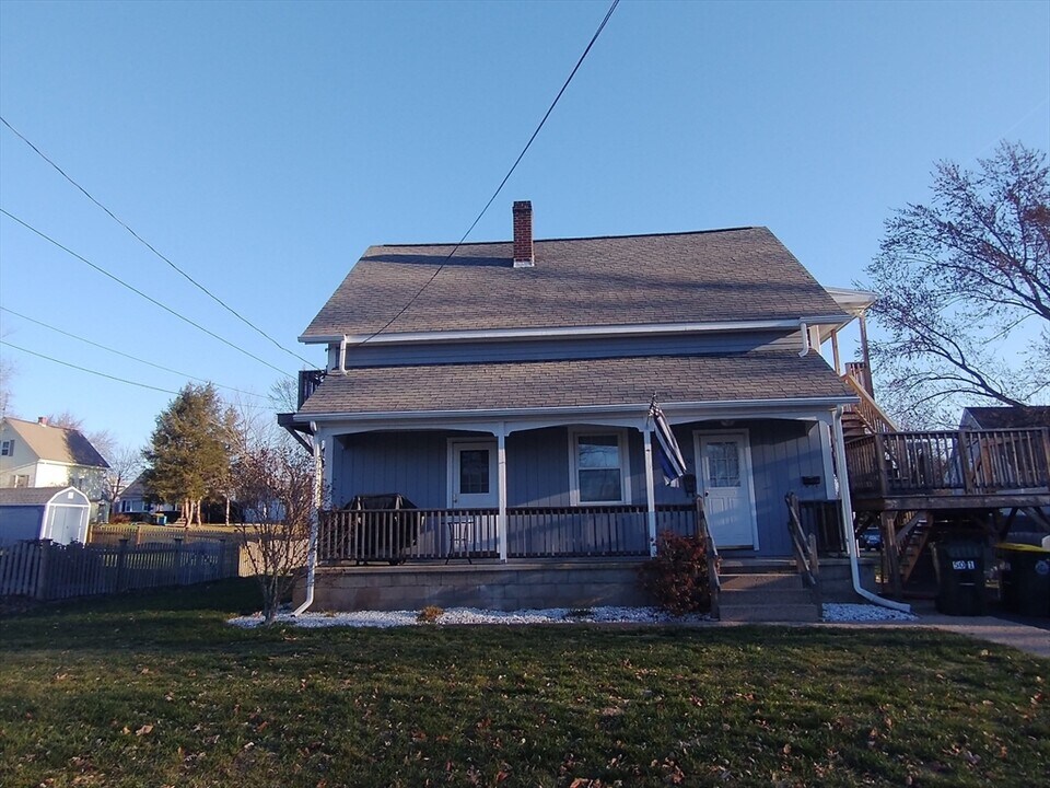 50 Arthur St-Unit -2 in Bellingham, MA - Building Photo