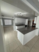 800 N 69th Ave in Hollywood, FL - Building Photo - Building Photo