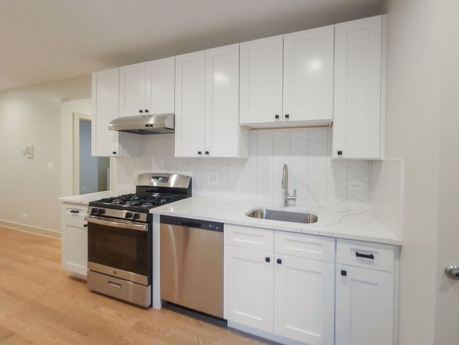 1919 W Winona St, Unit 2 in Chicago, IL - Building Photo - Building Photo