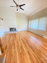 14 Bay Dr E in Huntington, NY - Building Photo - Building Photo