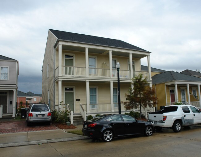 821 St Mary Dr in New Orleans, LA - Building Photo - Building Photo