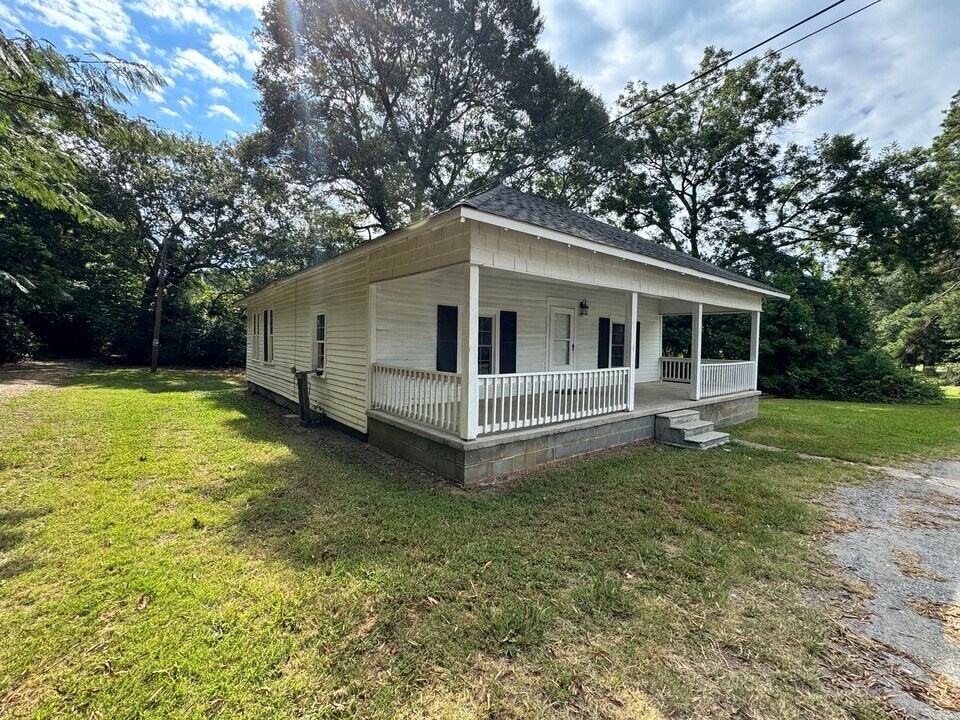 2701 Blacksburg Rd in Grover, NC - Building Photo
