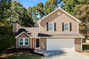 350 Paris Dr in Lawrenceville, GA - Building Photo