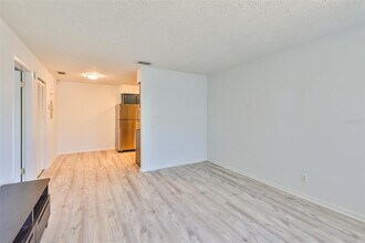 1045 Apollo Beach Blvd in Apollo Beach, FL - Building Photo - Building Photo