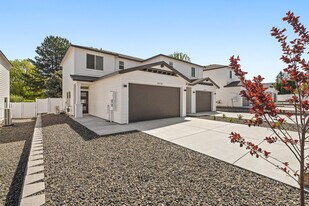 1119 S Underwood St in Kennewick, WA - Building Photo