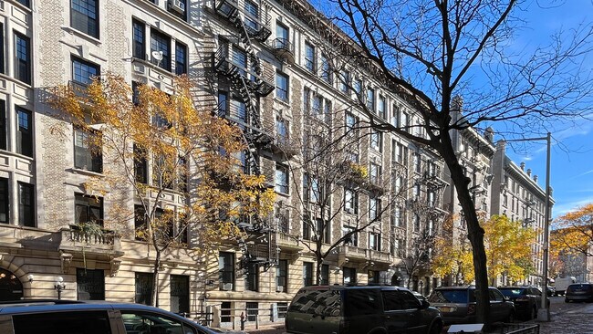 611 W 156th St in New York, NY - Foto de edificio - Building Photo