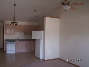 2375 Meadowpoint Dr in Troy, OH - Building Photo - Building Photo