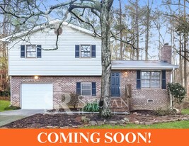 10 Hammock Way in Newnan, GA - Building Photo