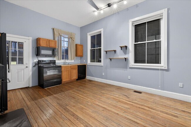 211 W 38th St in Savannah, GA - Building Photo - Building Photo