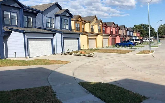 property at 1918 Oak Ave