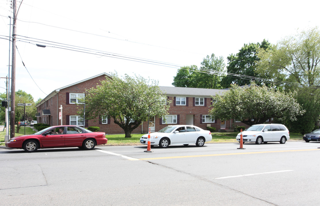 731 Burnside Ave in East Hartford, CT - Building Photo