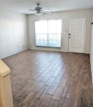 555 Kensington Lake Cir in Brandon, FL - Building Photo - Building Photo