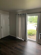 5671 Williamsburg Way, Unit Williamsburg Way in Fitchburg, WI - Foto de edificio - Building Photo