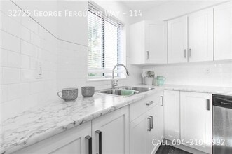 32725 George Ferguson Way in Abbotsford, BC - Building Photo - Building Photo