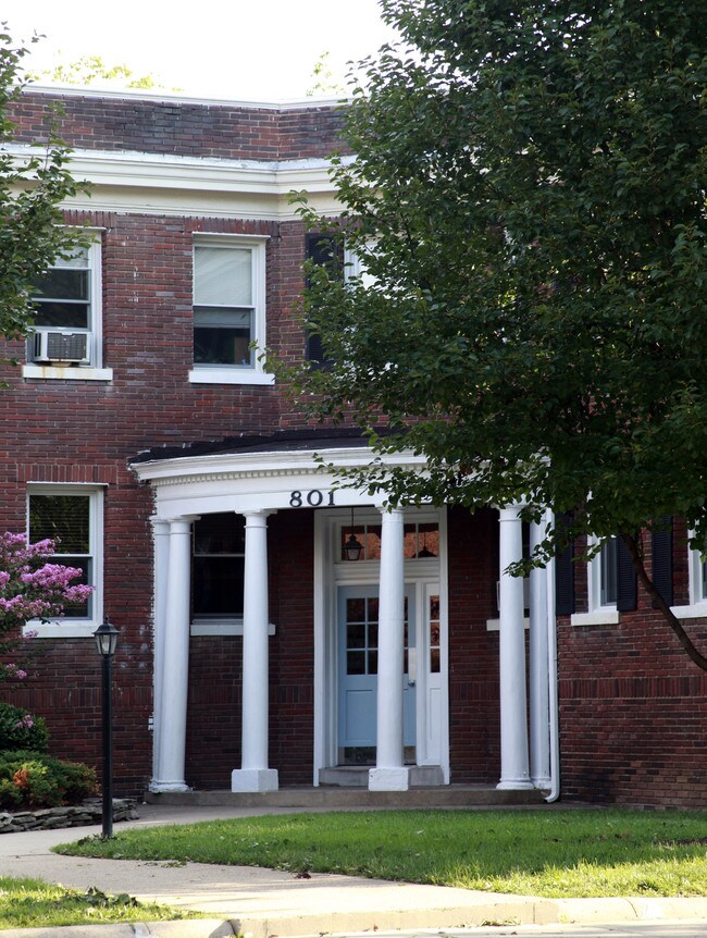 801 Butternut St NW in Washington, DC - Foto de edificio - Building Photo