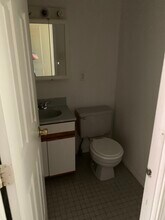 944 New Market St, Unit 1 in Philadelphia, PA - Foto de edificio - Building Photo