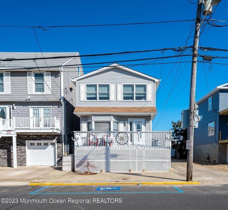 260 Hancock Ave Photo