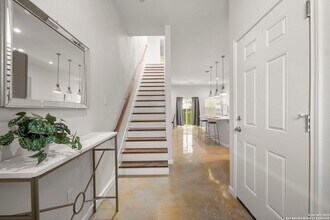 1002 Morningside Dr in San Antonio, TX - Building Photo - Building Photo