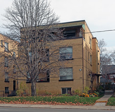 939 Avenue Rd in Toronto, ON - Building Photo - Building Photo