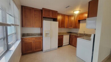 1821 NE 56th St in Fort Lauderdale, FL - Building Photo - Building Photo