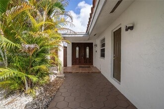 1457 SW 136th Pl in Miami, FL - Building Photo - Building Photo