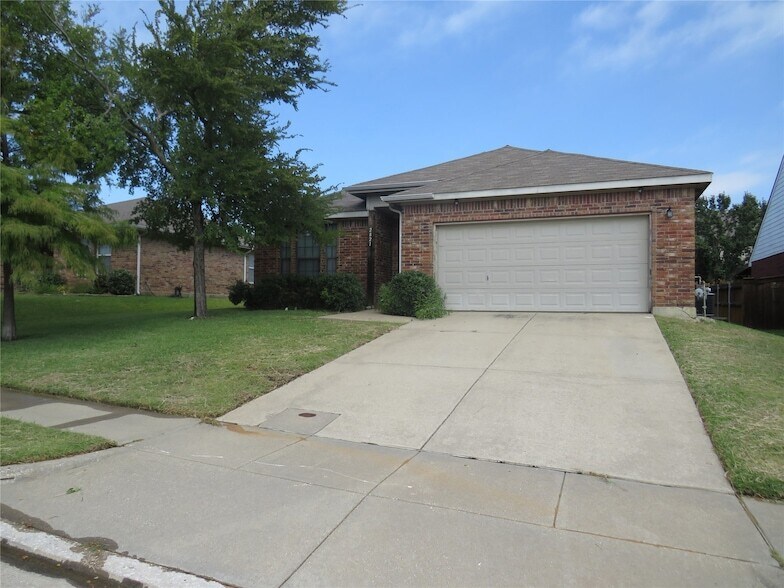 2821 Hilcroft Ave in Denton, TX - Building Photo