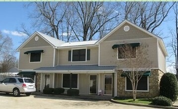 Northpark Apartments in Saltillo, MS - Foto de edificio - Building Photo