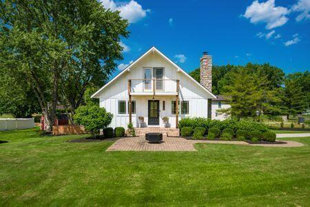property at 4601 Parkmoor Dr