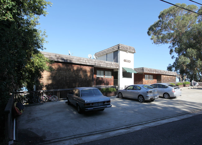 1 Ebbtide Ave in Sausalito, CA - Foto de edificio - Building Photo