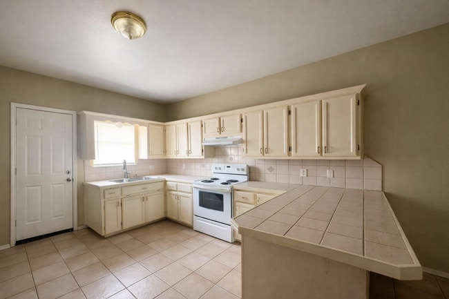 3802 Clavel Rd, Unit 2, Unit 2