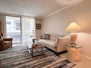 125 S Ocean Ave in Palm Beach Shores, FL - Building Photo - Building Photo