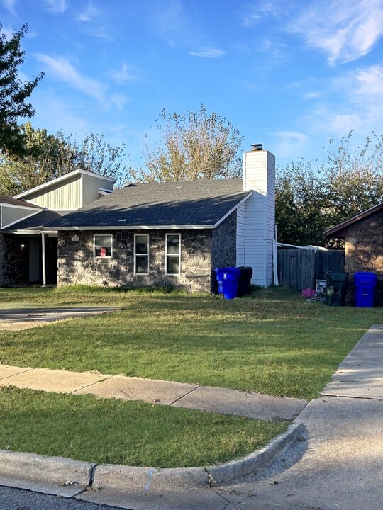 1805 Southcrest Dr in Norman, OK - Building Photo