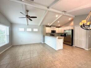 4815 Woodbrook Dr in Sarasota, FL - Building Photo - Building Photo