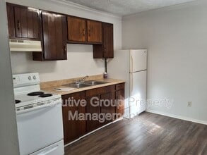 1090 Evelyn Dr in Radcliff, KY - Building Photo - Building Photo