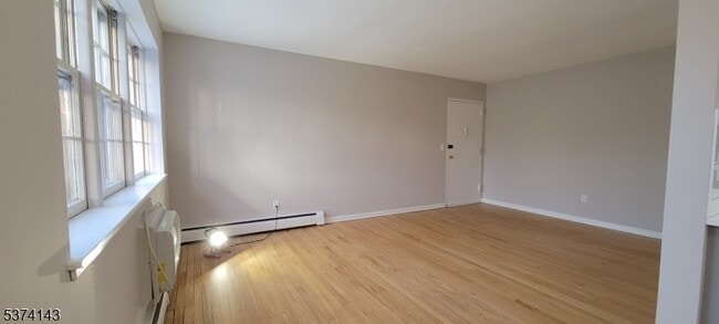138 Roseland Ave in Caldwell, NJ - Building Photo - Building Photo