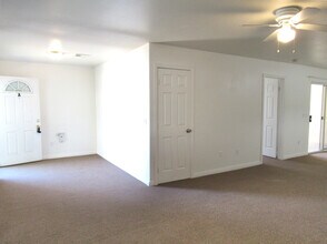 29840 Landau Blvd in Cathedral City, CA - Building Photo - Building Photo