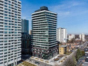 Distinction Condos in Toronto, ON - Building Photo - Building Photo