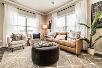 Monrovia Hill in Huntsville, AL - Building Photo - Building Photo