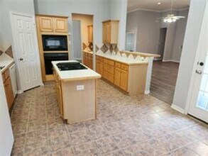 4512 Creekside Dr in Haltom City, TX - Building Photo - Building Photo